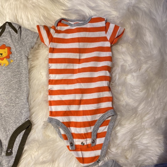 3/25$ Carter's Lot 3 onesies 2 pants Animal Safari Theme 5 piece set Size 3-6mo - Picture 2 of 5